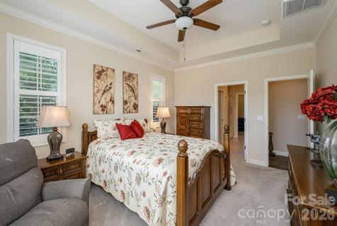 31 Black Iron Lane Hendersonville NC 28792