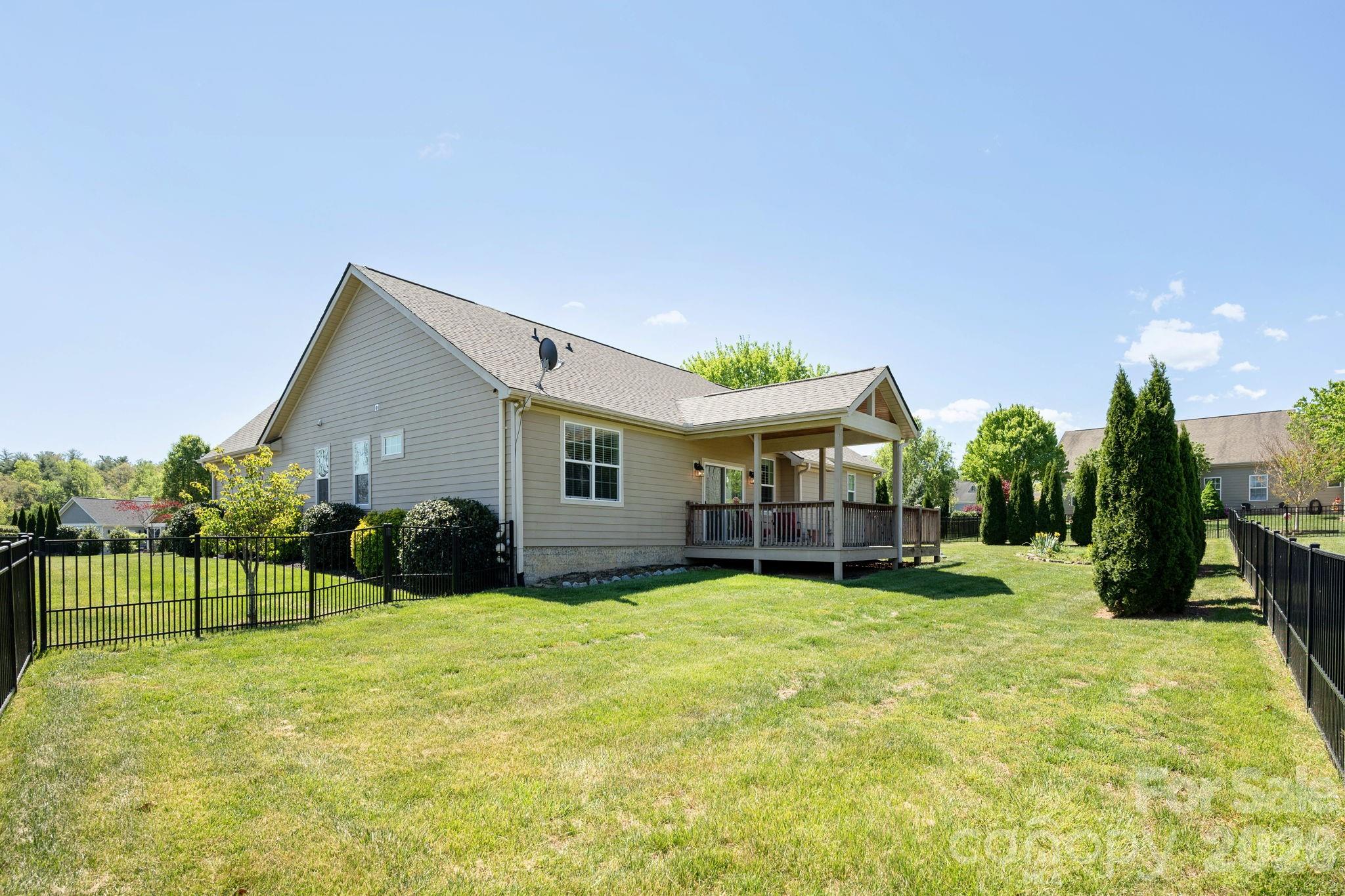 31 Black Iron Lane Hendersonville NC 28792