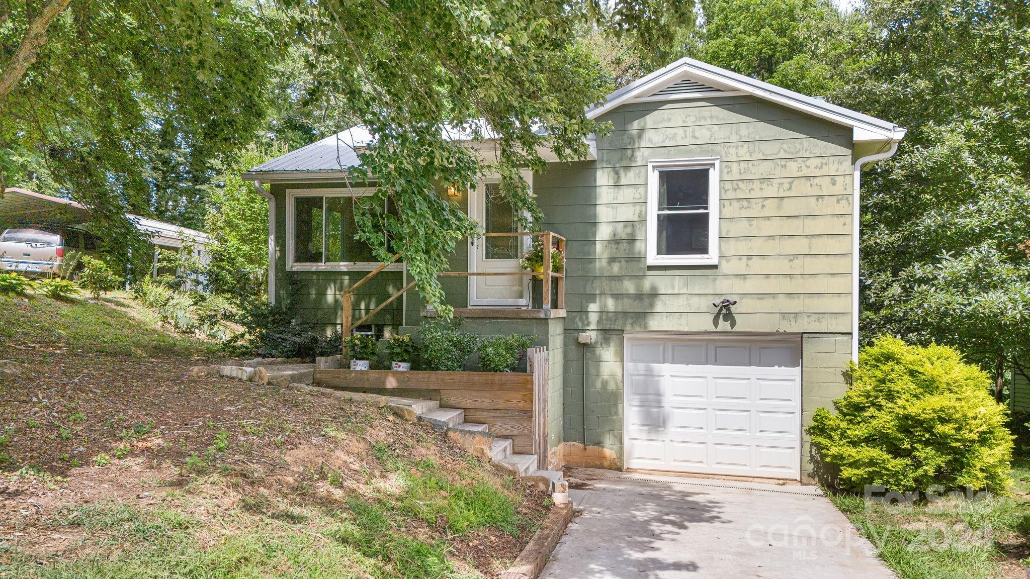 286 White Pine Drive Asheville NC 28805