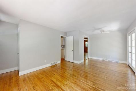 18 Governors Court Asheville NC 28805