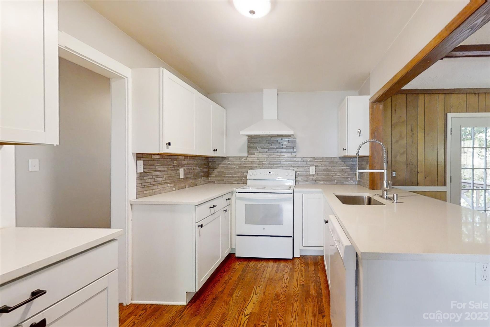 18 Governors Court Asheville NC 28805