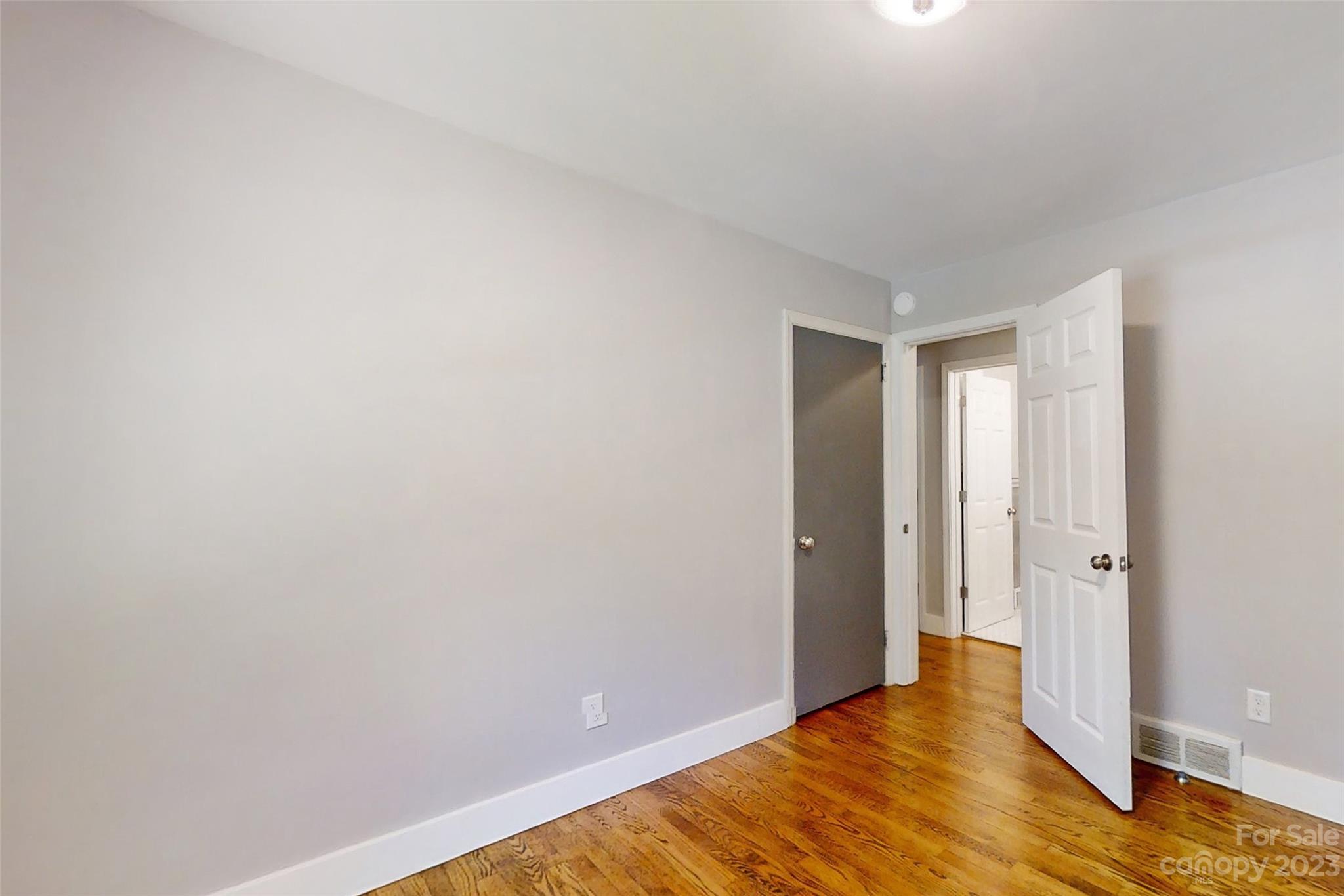 18 Governors Court Asheville NC 28805