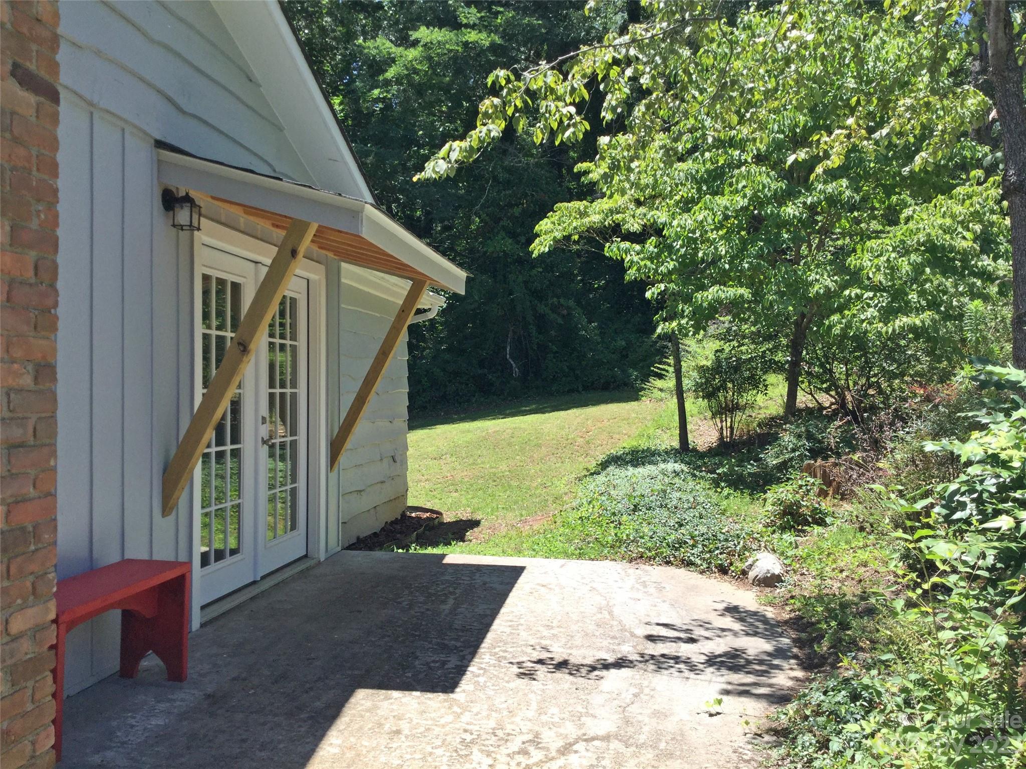 18 Governors Court Asheville NC 28805