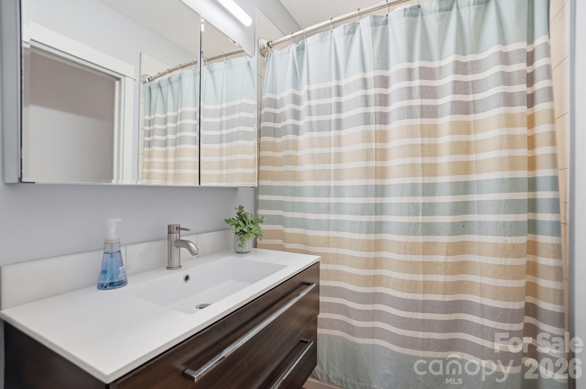 6123 Lake Providence Lane Charlotte NC 28277