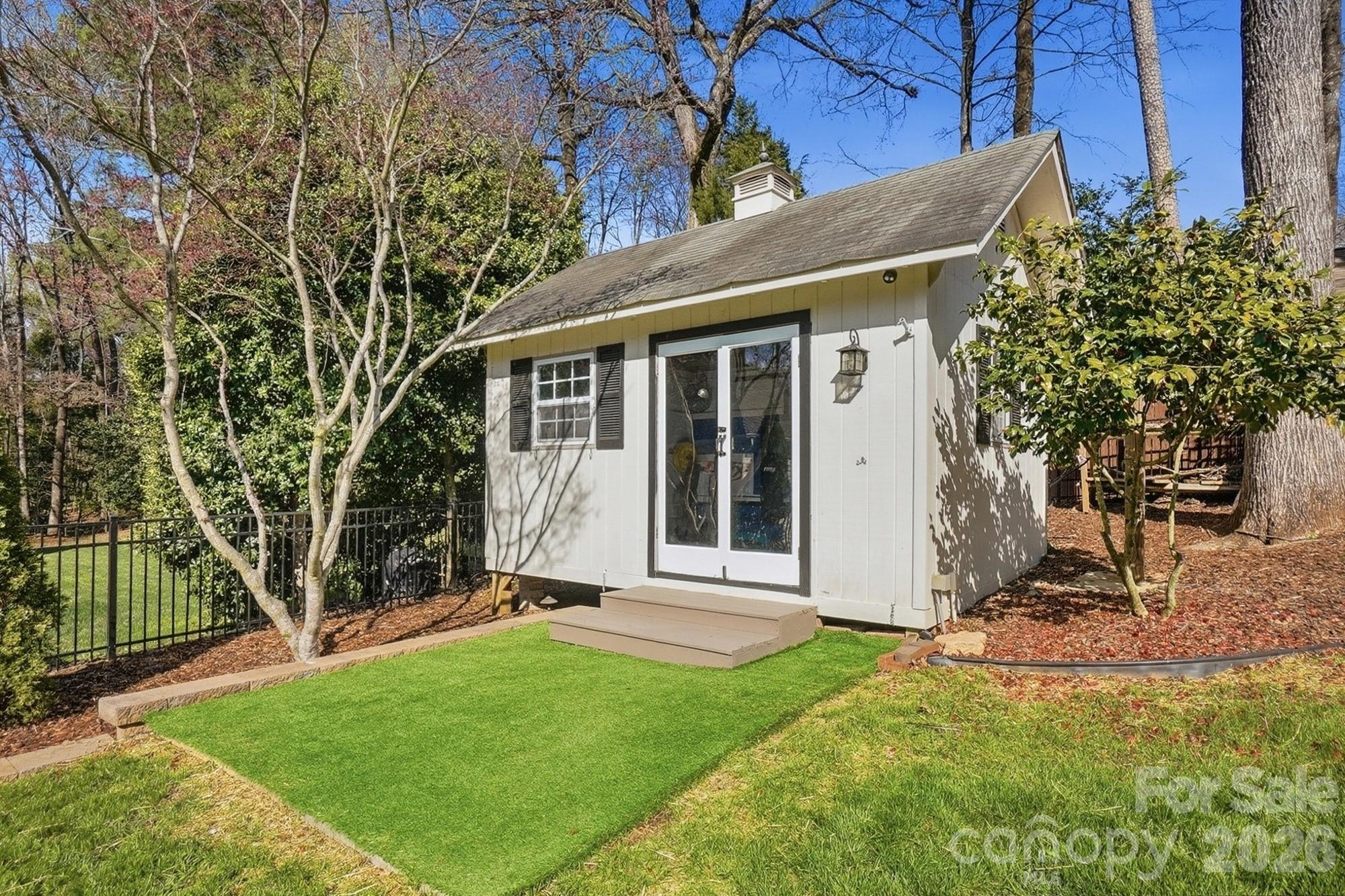 6123 Lake Providence Lane Charlotte NC 28277