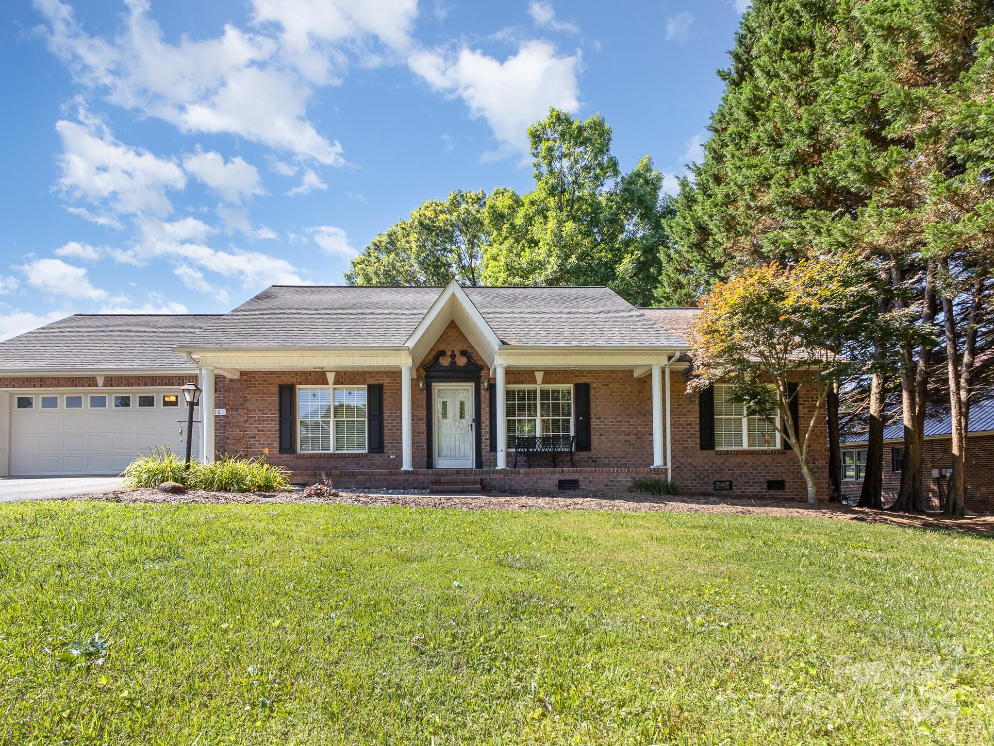 2161 Hunters Chase Drive Hickory NC 28601