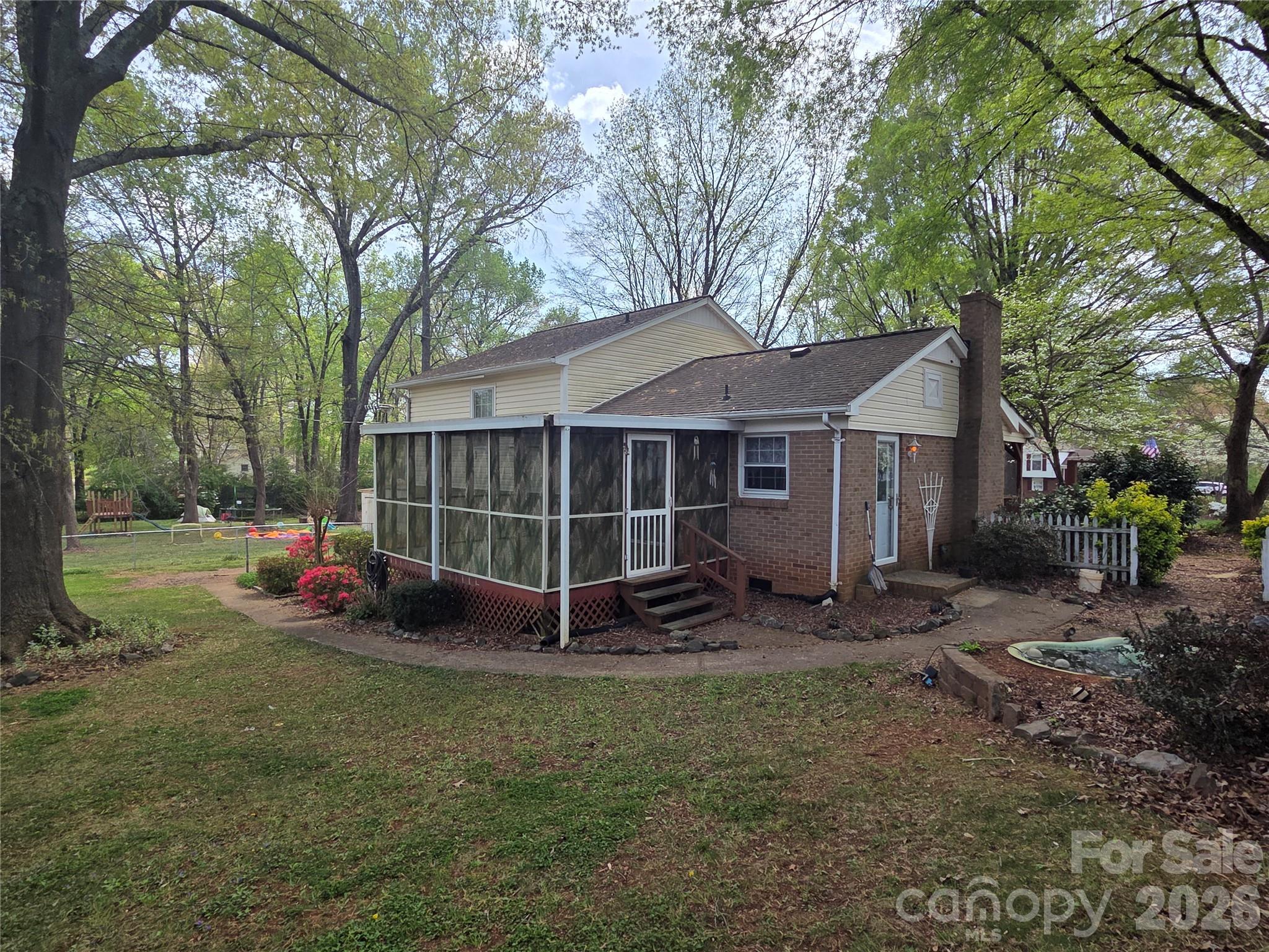 4709 Oakwood Circle Gastonia NC 28056