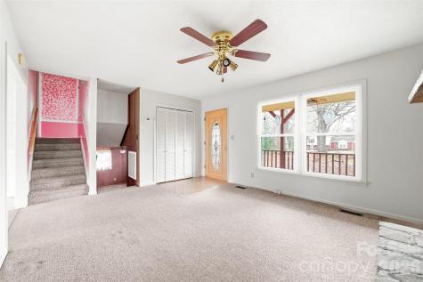 4709 Oakwood Circle Gastonia NC 28056