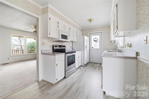 4709 Oakwood Circle Gastonia NC 28056