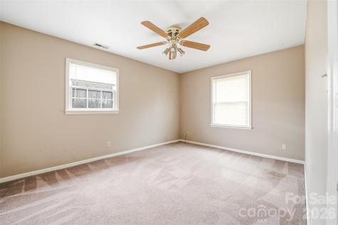 4709 Oakwood Circle Gastonia NC 28056