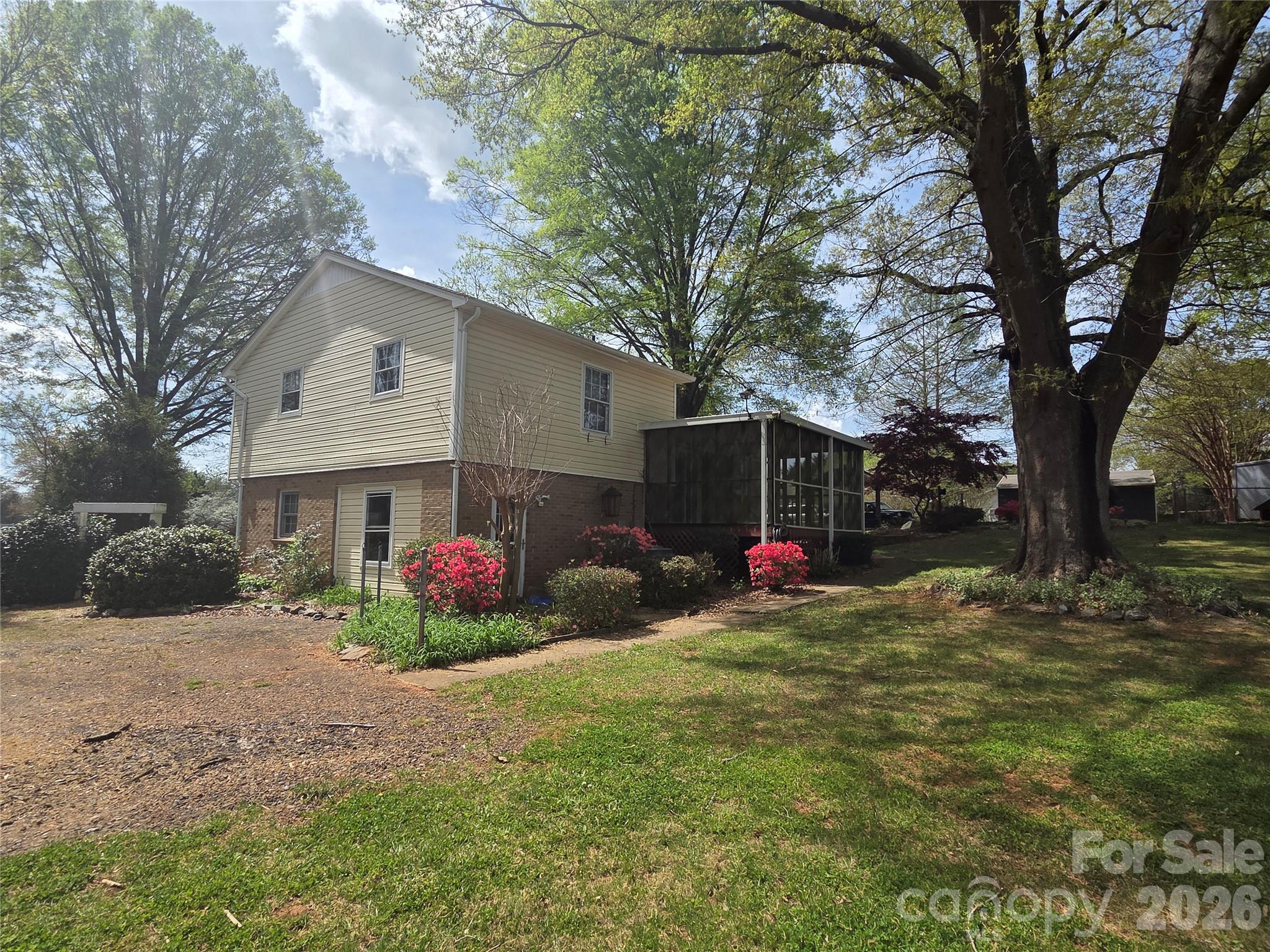 4709 Oakwood Circle Gastonia NC 28056