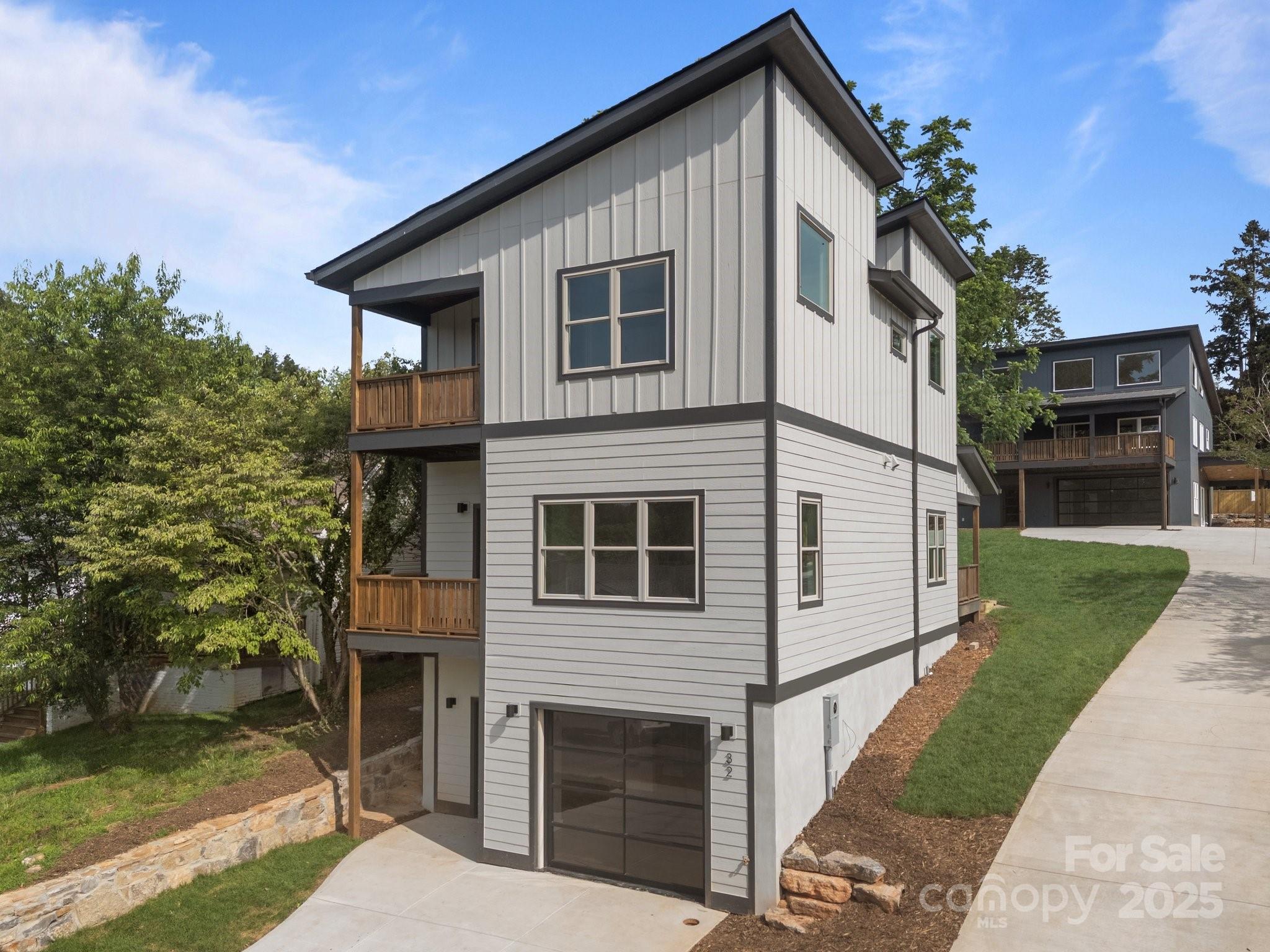 32 Woodrow Avenue Asheville NC 28801