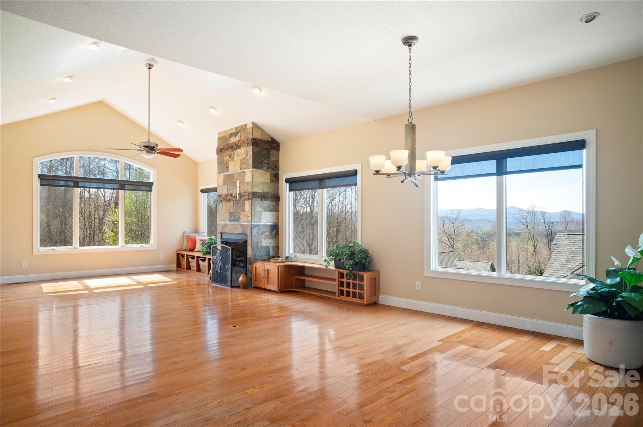 84 Deep Valley Lane Hendersonville NC 28791