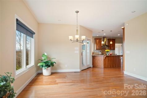 84 Deep Valley Lane Hendersonville NC 28791