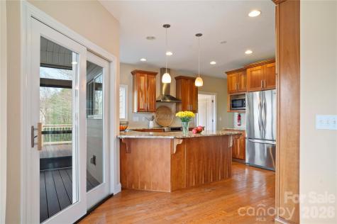 84 Deep Valley Lane Hendersonville NC 28791