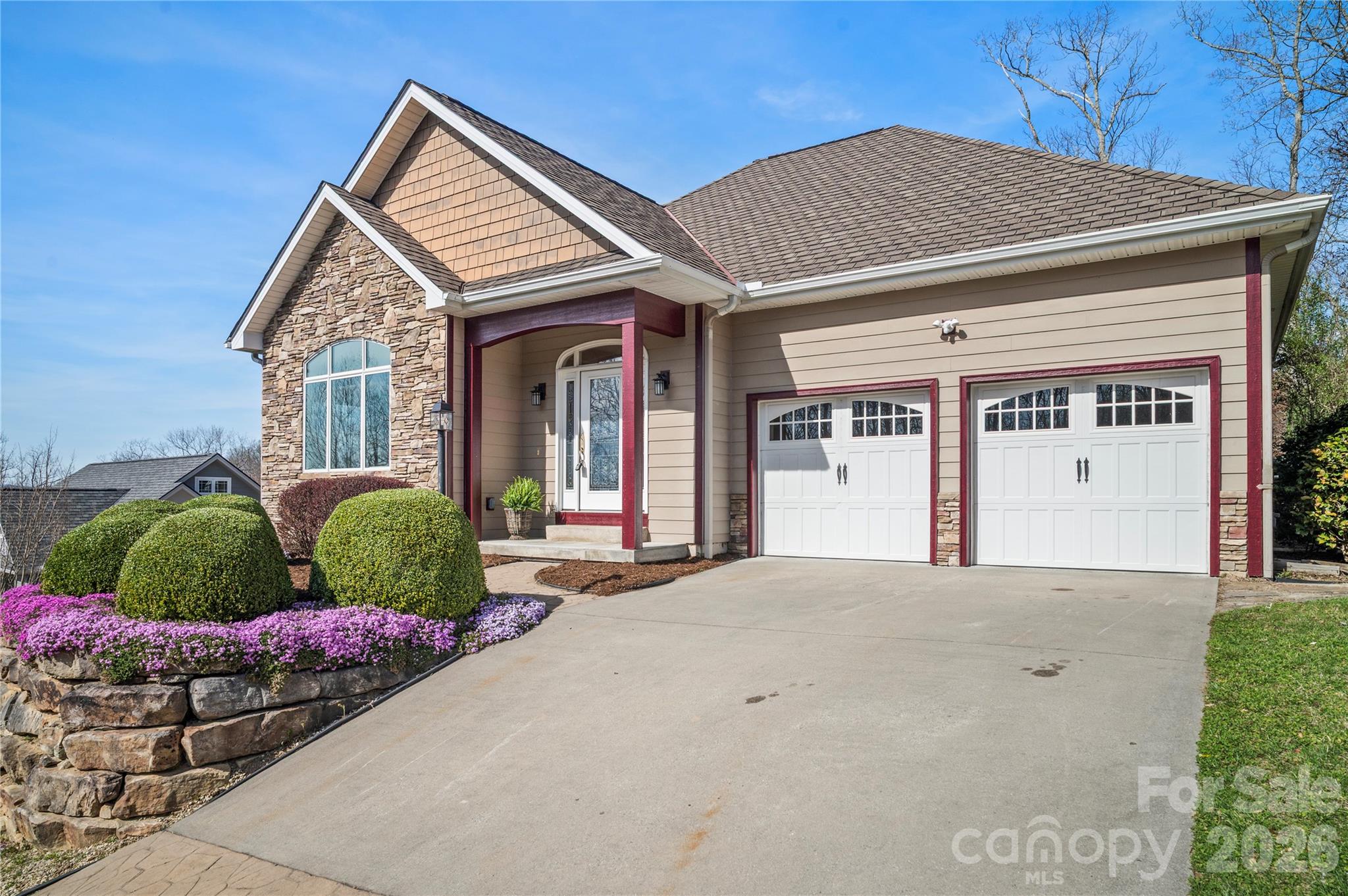84 Deep Valley Lane Hendersonville NC 28791