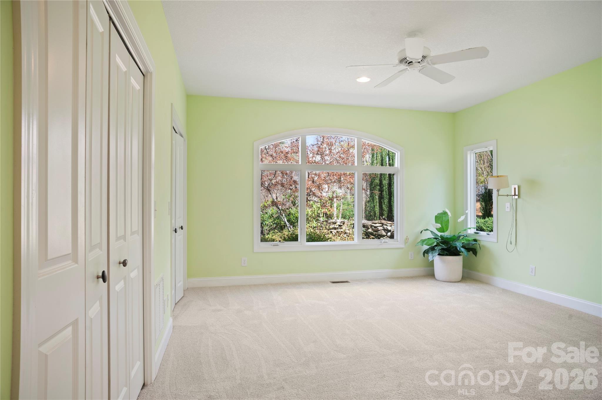 84 Deep Valley Lane Hendersonville NC 28791