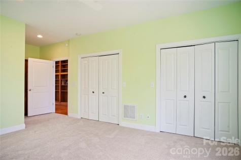 84 Deep Valley Lane Hendersonville NC 28791