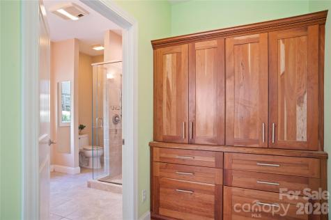 84 Deep Valley Lane Hendersonville NC 28791