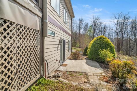 84 Deep Valley Lane Hendersonville NC 28791