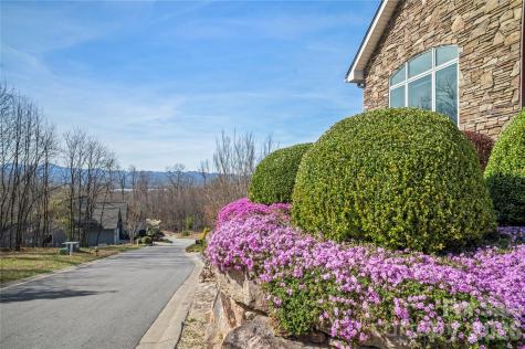 84 Deep Valley Lane Hendersonville NC 28791