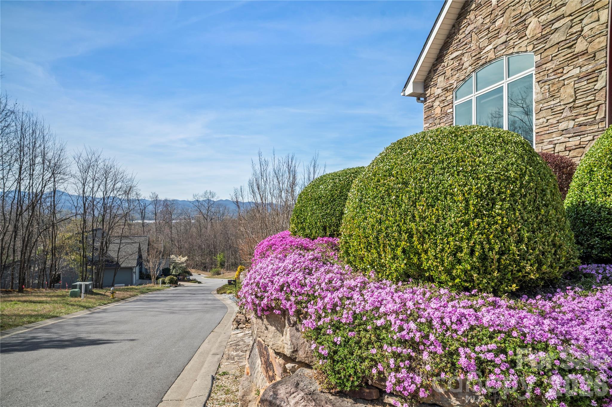 84 Deep Valley Lane Hendersonville NC 28791