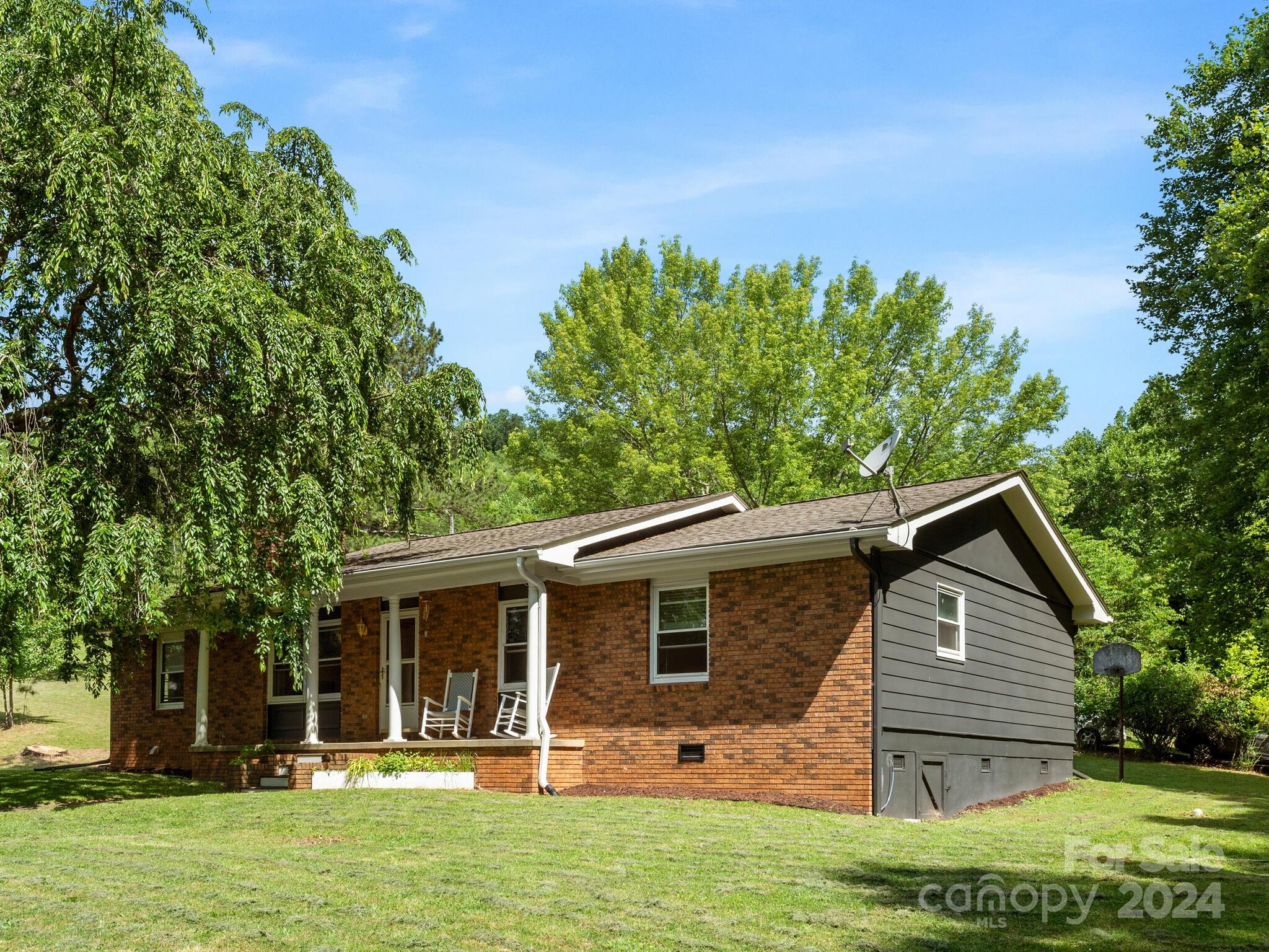 49 Mcintosh Lane Candler NC 28715