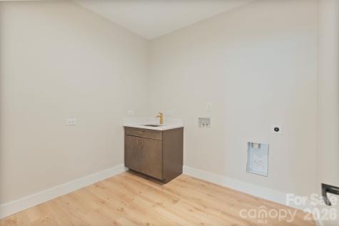 5733 Selkirk Drive Hickory NC 28601