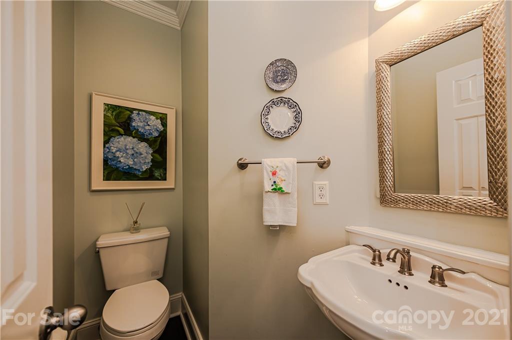 448 Olde Cotswold Court Charlotte NC 28211