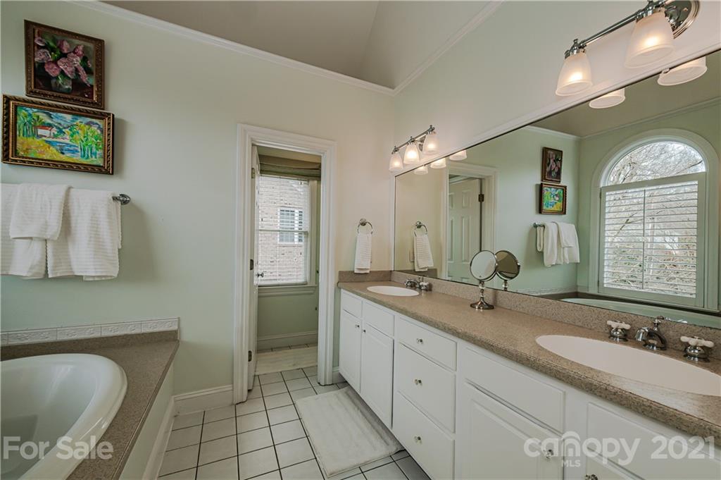 448 Olde Cotswold Court Charlotte NC 28211