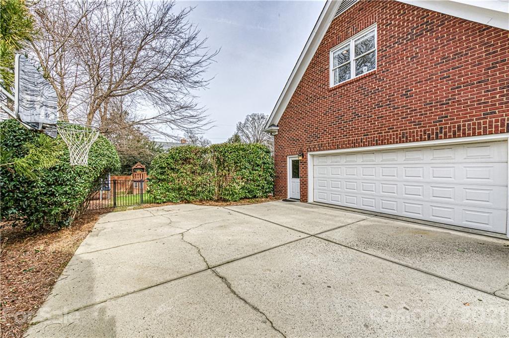 448 Olde Cotswold Court Charlotte NC 28211