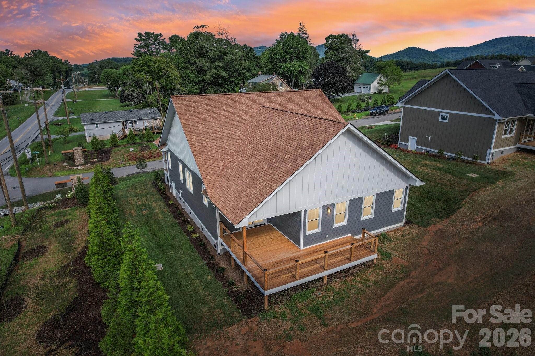 20 Maple Knoll Drive Hendersonville NC 28792
