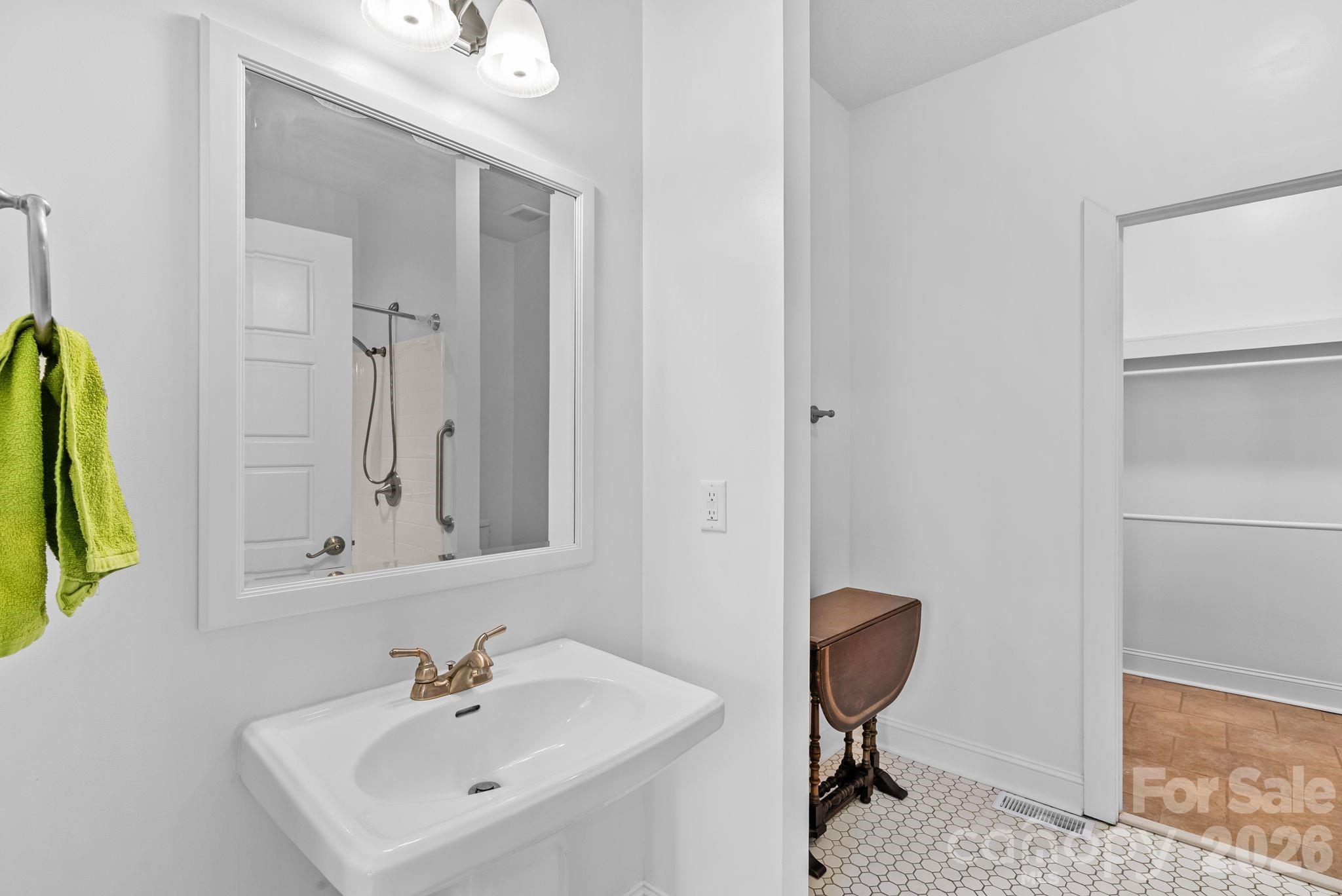 11 Myra Place Asheville NC 28806