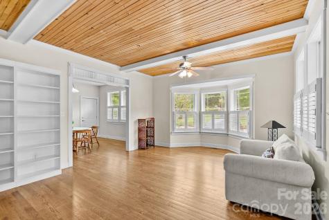 11 Myra Place Asheville NC 28806