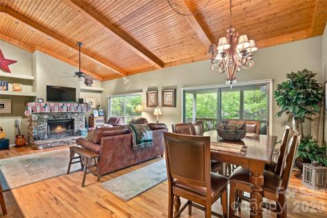 560 Toxaway Court Lake Toxaway NC 28747