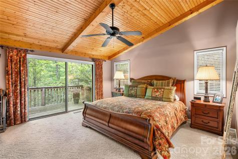 560 Toxaway Court Lake Toxaway NC 28747