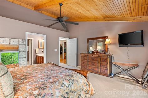 560 Toxaway Court Lake Toxaway NC 28747