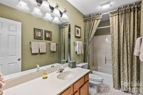 560 Toxaway Court Lake Toxaway NC 28747