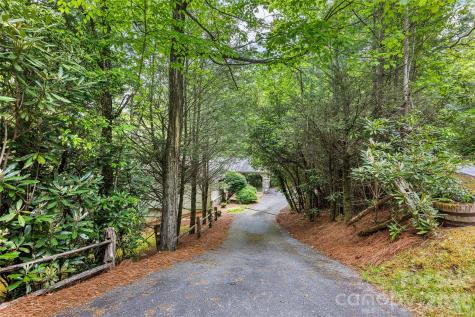 560 Toxaway Court Lake Toxaway NC 28747