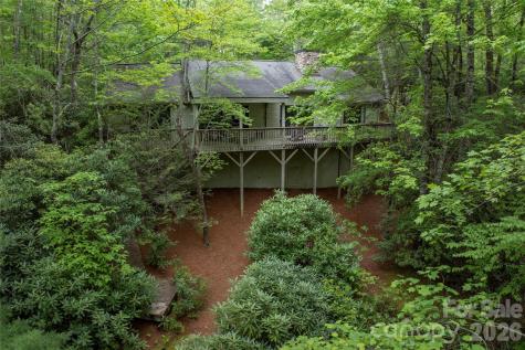 560 Toxaway Court Lake Toxaway NC 28747