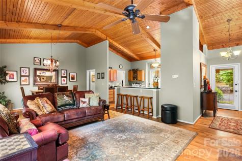 560 Toxaway Court Lake Toxaway NC 28747