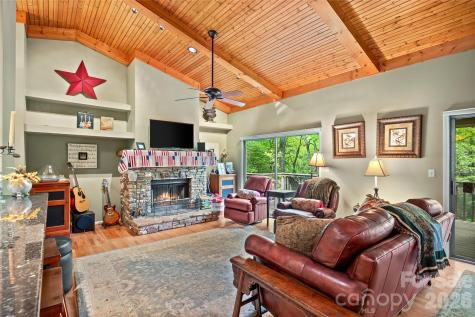 560 Toxaway Court Lake Toxaway NC 28747