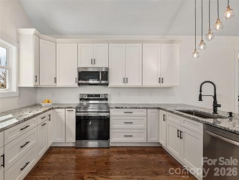 399 Crystal Heights Drive Hendersonville NC 28739