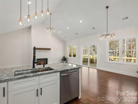 399 Crystal Heights Drive Hendersonville NC 28739