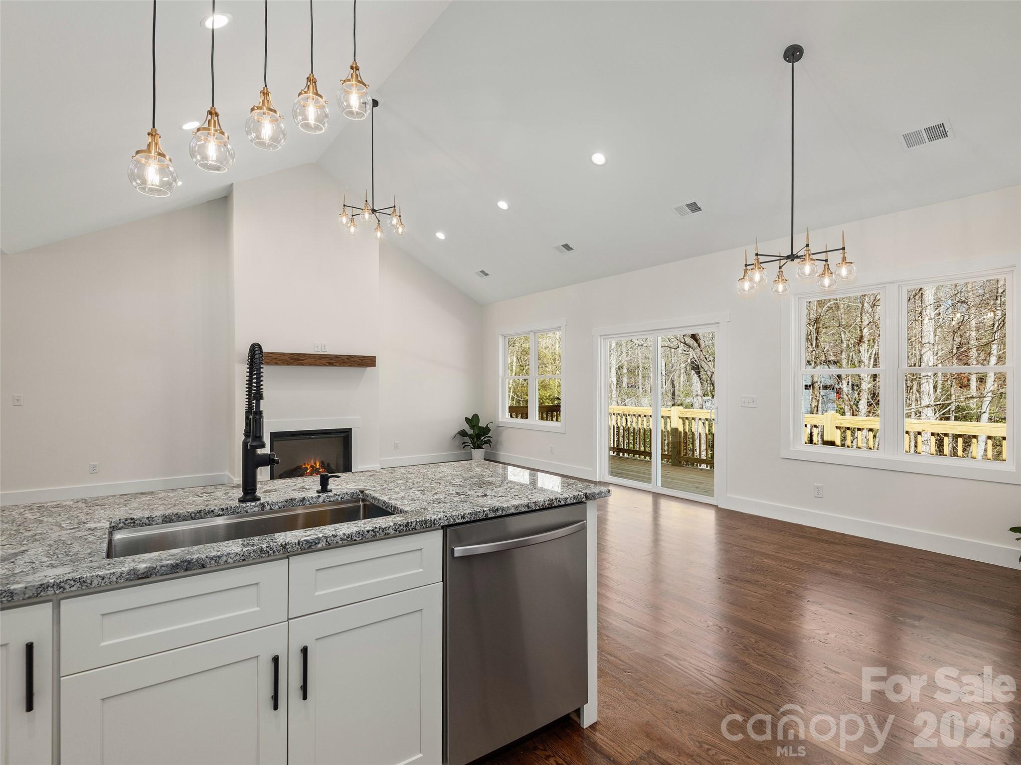 399 Crystal Heights Drive Hendersonville NC 28739