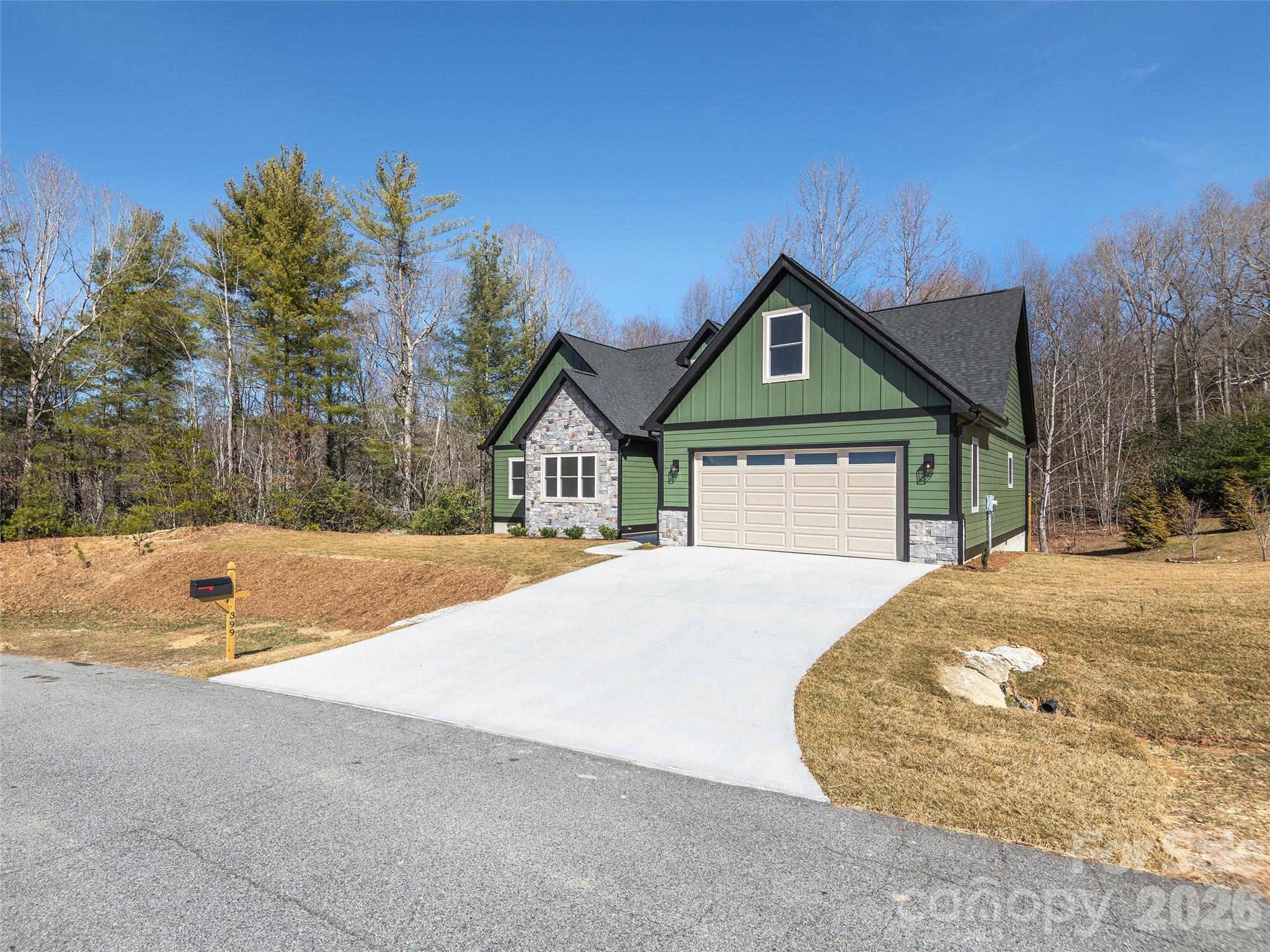 399 Crystal Heights Drive Hendersonville NC 28739