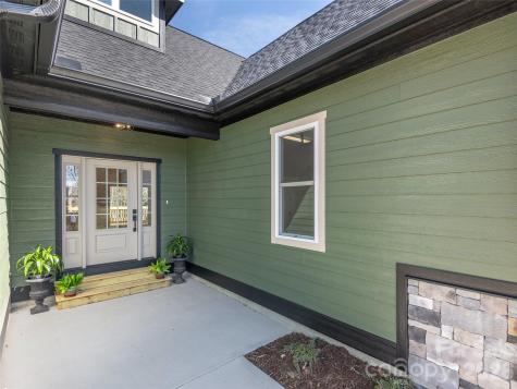 399 Crystal Heights Drive Hendersonville NC 28739