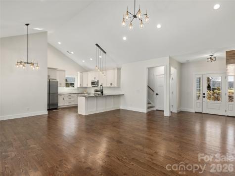 399 Crystal Heights Drive Hendersonville NC 28739