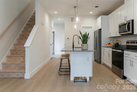 4 Wyndom Lane Asheville NC 28805