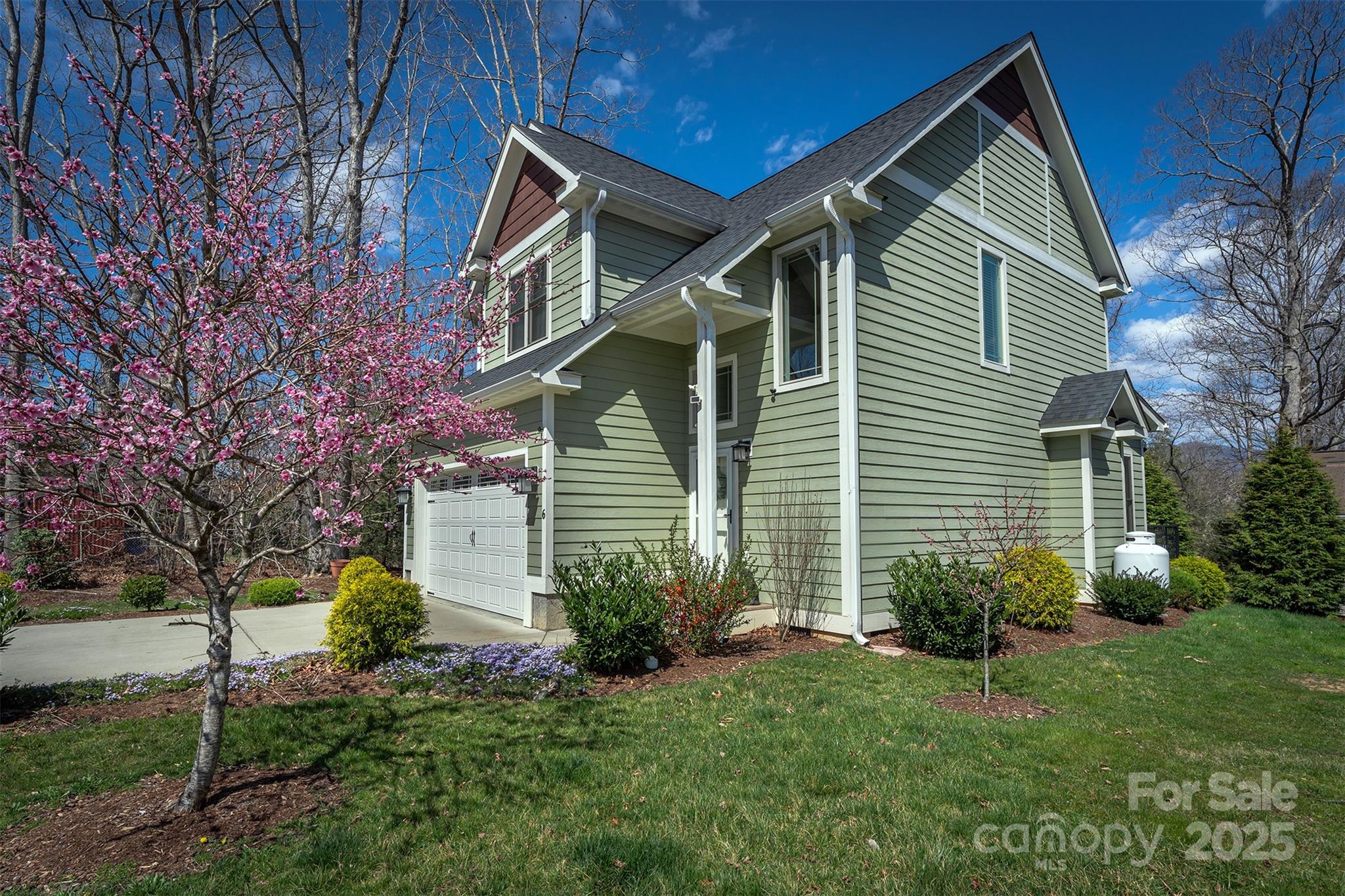 6 Gold Leaf Walk Way Black Mountain NC 28711